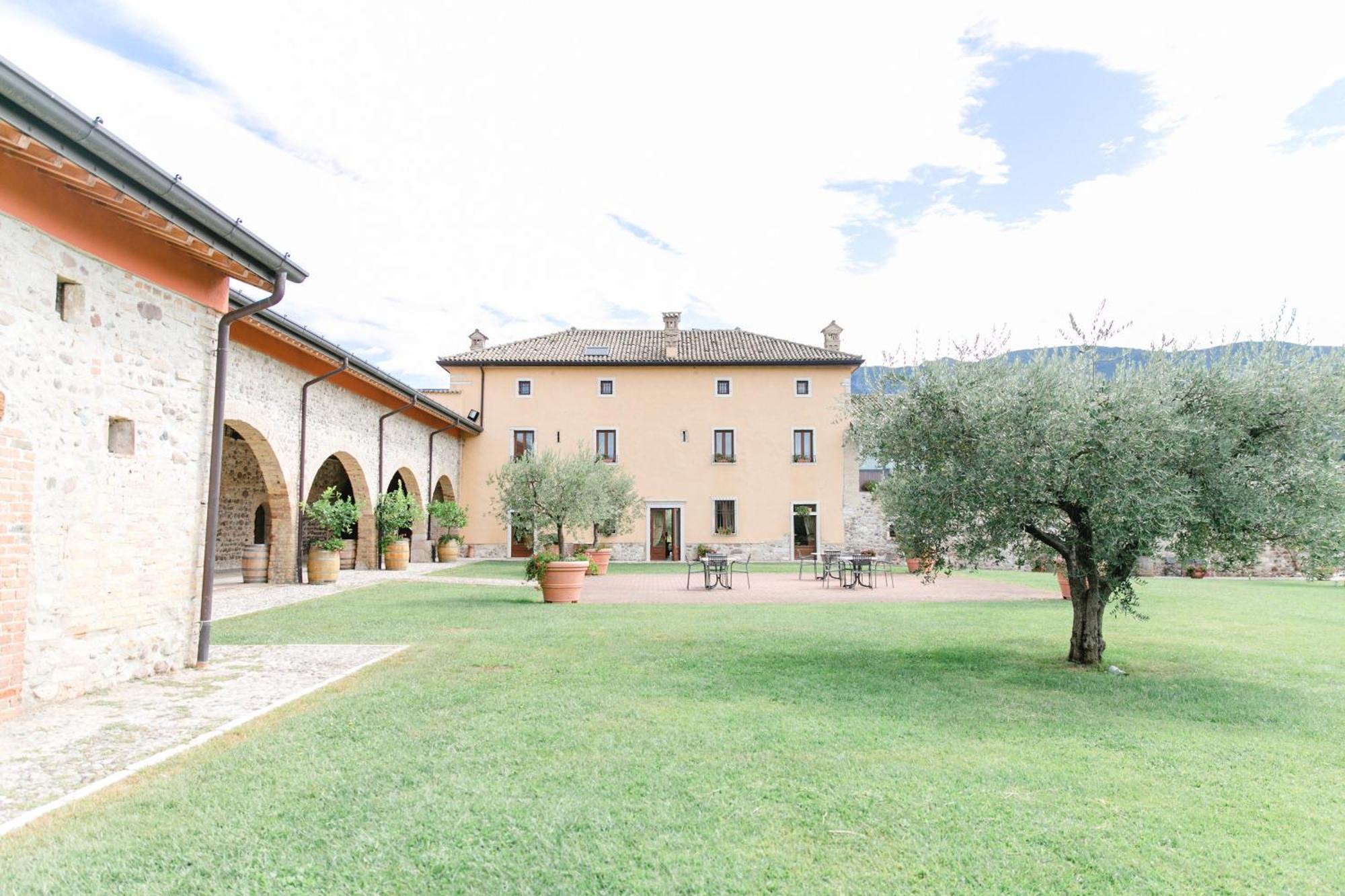 Tenuta La Presa Caprino Veronese Luaran gambar